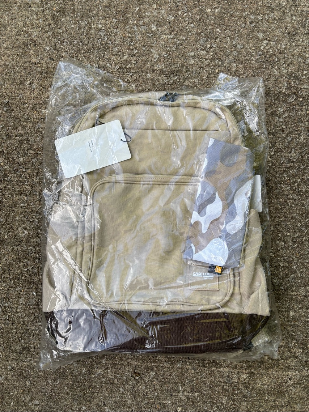 Case Logic CCAM4116 Plaza Taupe Kona Laptop Backpack NWT Beige Brown